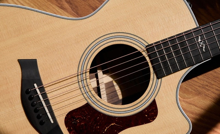 Spruce Acoustic - Strung Guitars