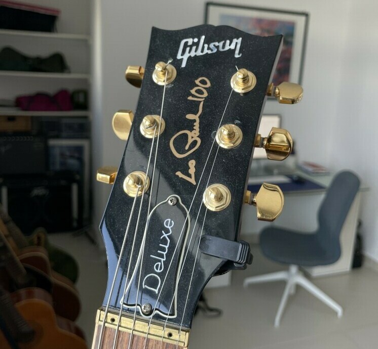 Gibson head - Strung Guitars