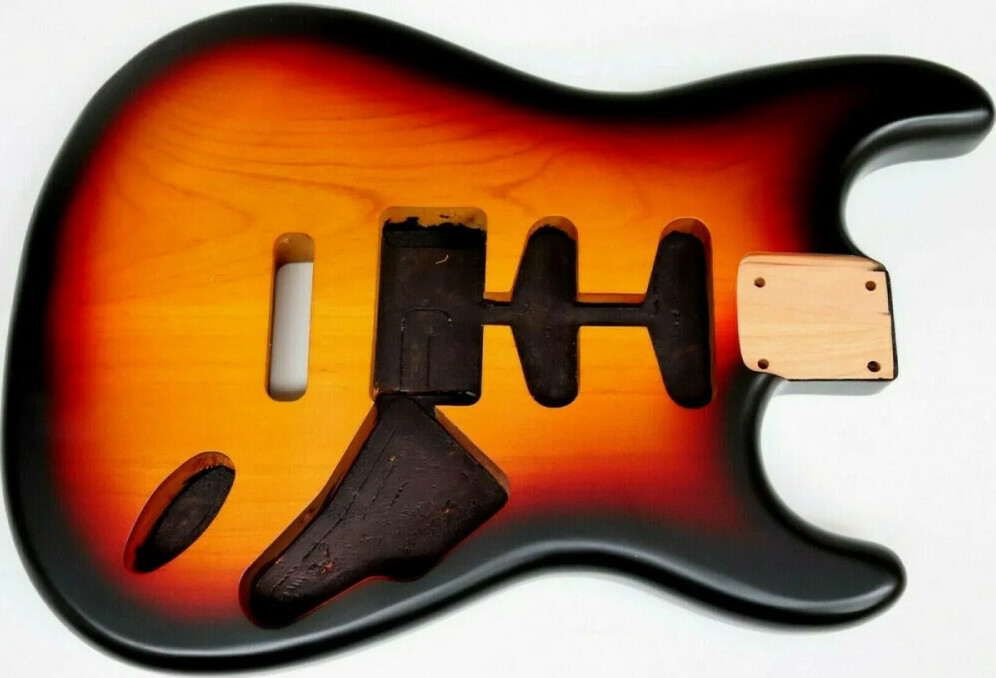 Strat body - Strung Guitars